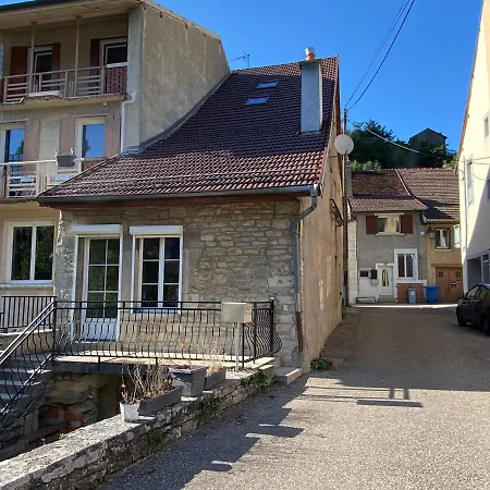 De La Tour De Paradis Hébergement de vacances Poligny (Jura)